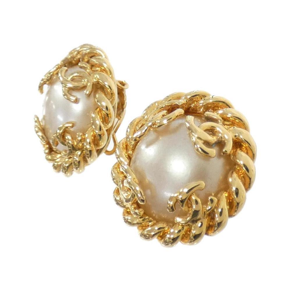 CHANEL Authentic White Earrings - Picture 2 of 3